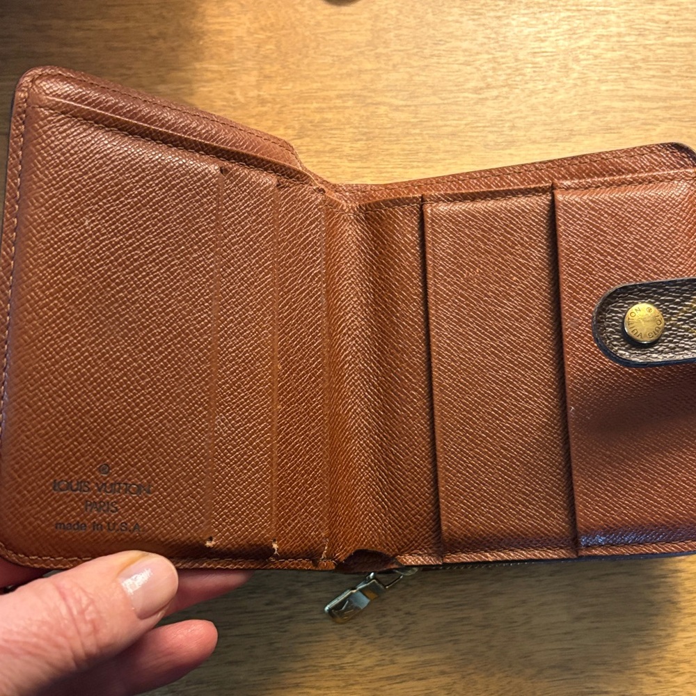 Authentic Louis Vuitton Brown Monogram Compact Wallet- very good condition! - Picture 3 of 7